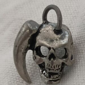 Skull Pendant Charm in Aged Silver